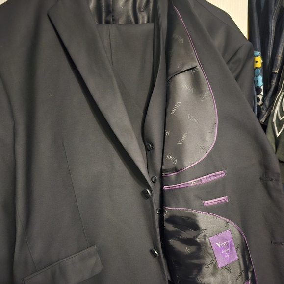 50 Vinci suit - Picture 1 of 4